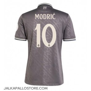 Real Madrid Luka Modric #10 Kolmaspaita 2024-25 Lyhythihainen